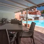 Apartment Relaxing Cristal Bedroom Sleeps Num1502 *