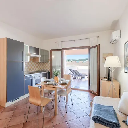 Relaxing Cristal Bedroom Sleeps Num1502 * Santa Teresa Gallura